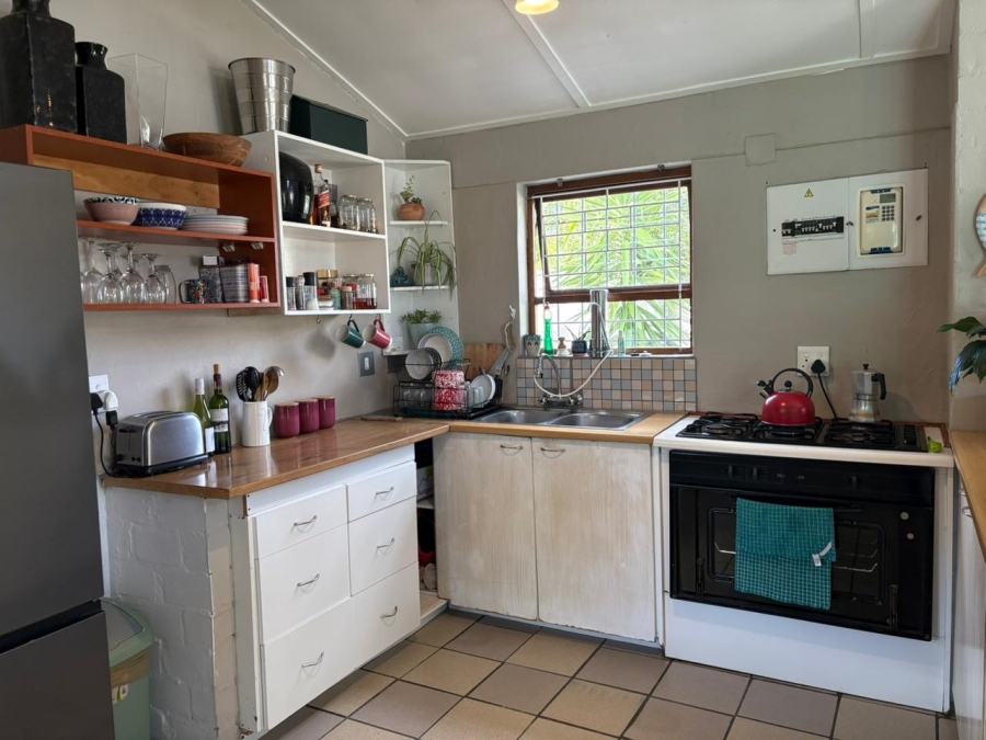 To Let  Bedroom Property for Rent in Capri Western Cape